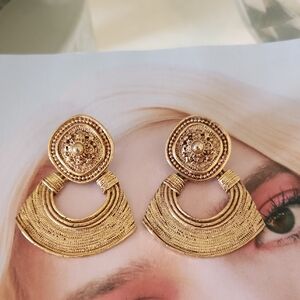 Elegant Gold Statement Earrings